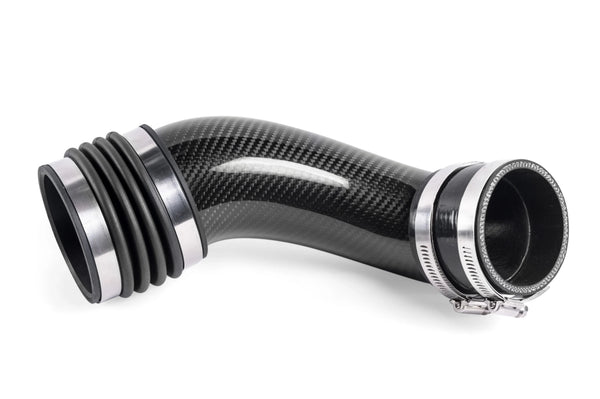 Tubo de Entrada do Turbo em Fibra de Carbono VW Golf 7 / GTI / R, Audi A3 8V / S3 / TT 8S (1.8 TSI / 2.0 TSI EA888 Gen 3 MQB) – APR CI100033-B