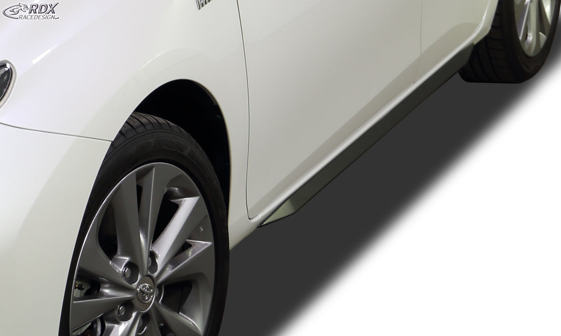 RDX Slim side skirts in gloss black for the Toyota Auris E180 (up to 2015) – image 3 of 3