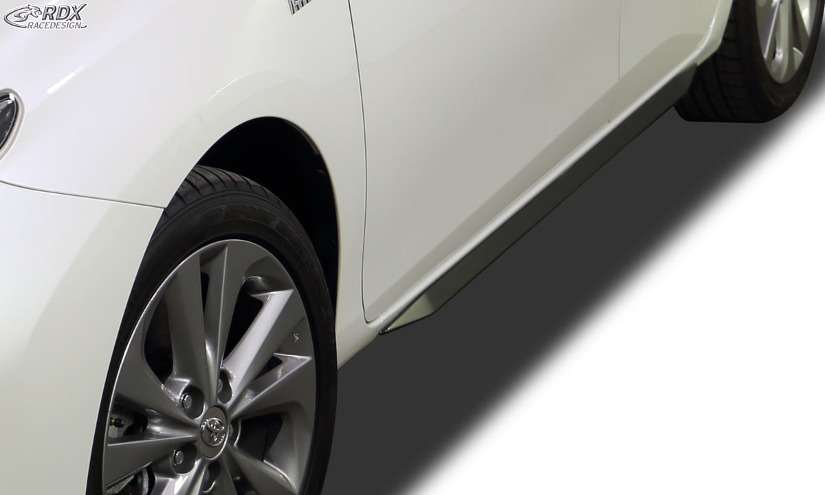 RDX Slim side skirts in gloss black for the Toyota Auris E180 (up to 2015) – image 3 of 3