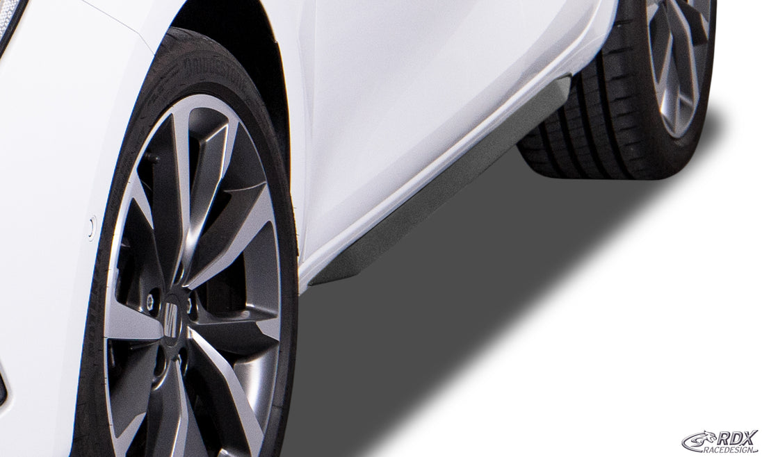 RDX Slim side skirts in gloss black for the SEAT Leon KL (2020+) – image 3 of 4