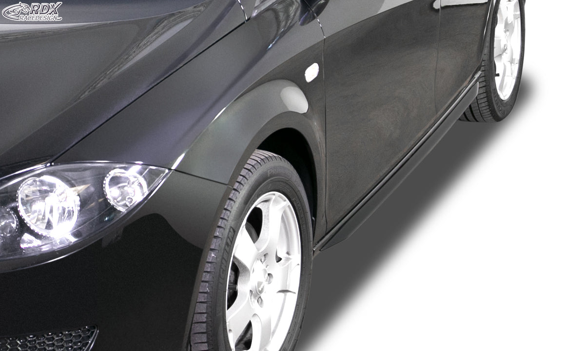 RDX Slim side skirts in gloss black for the SEAT Leon 1P – image 2 of 3