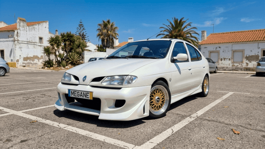 Front Bumper Renault Megane Coupe Combat Pre Facelift 1995-1998 - Para-Choques - Componor - 0101142