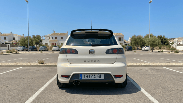 Parachoques trasero Seat Cupra 6L